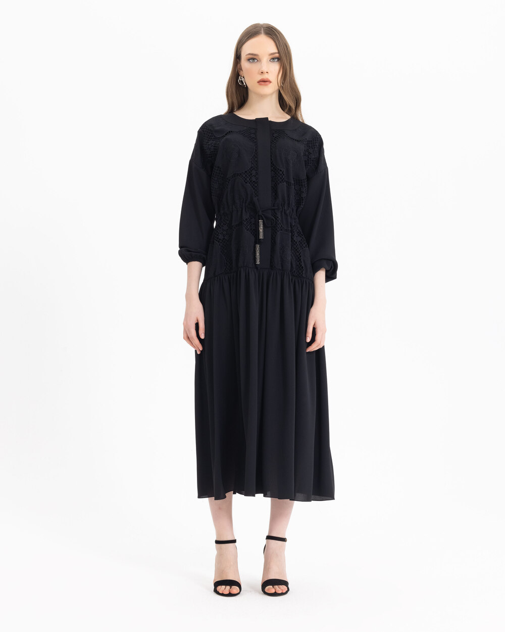 Fistolu Beli Bağcıklı Elbise