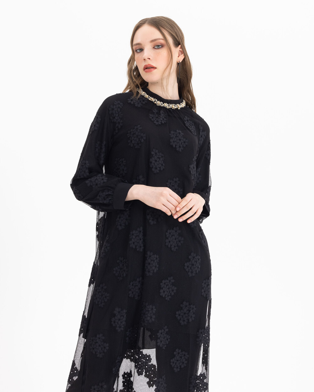 Yakası Taşlı Dantel Tunik