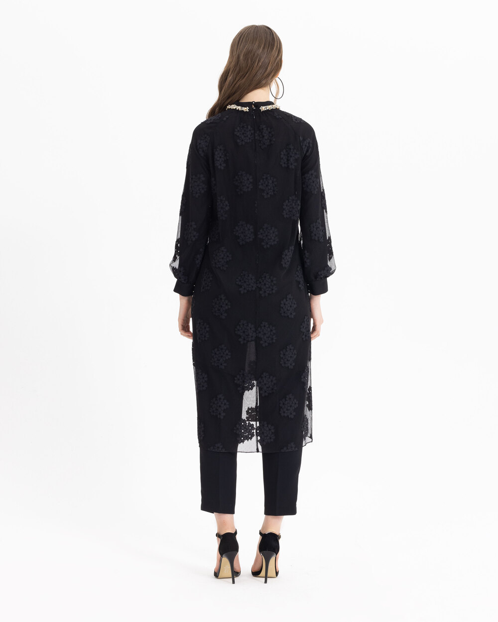 Yakası Taşlı Dantel Tunik