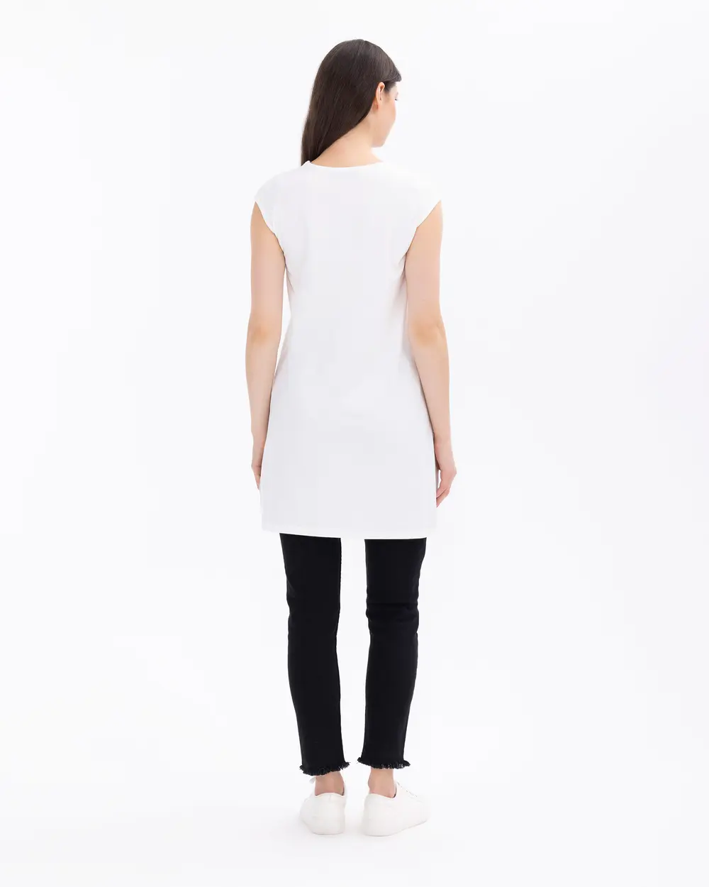 Round-necked Sleeveless Basic T-shirt