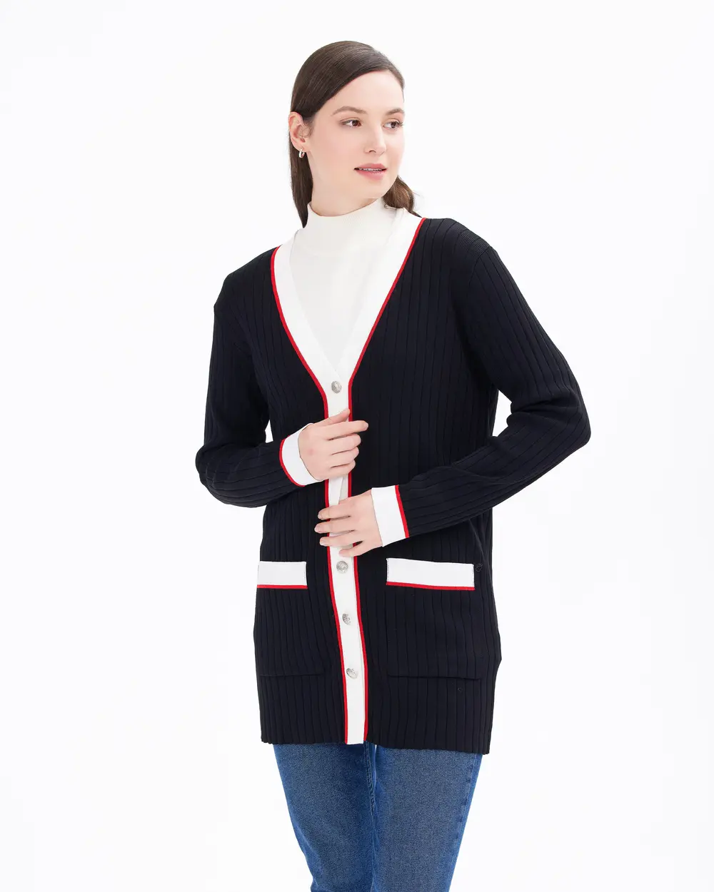 Buttoned Knitted Cardigan with Ribbed Pockets