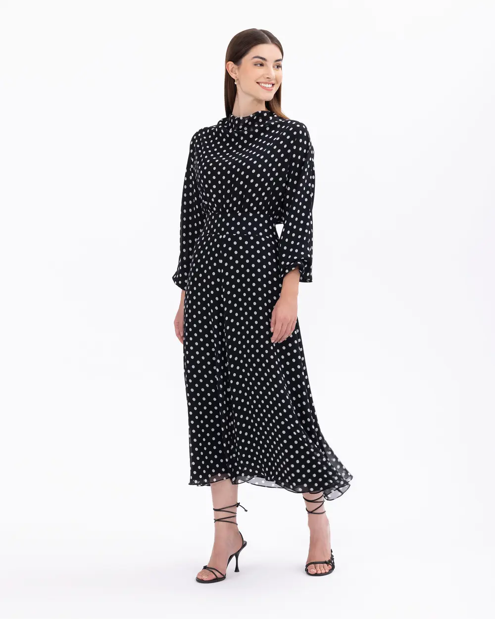 Degaje Yaka Puantiye Desenli Astarlı Elbise