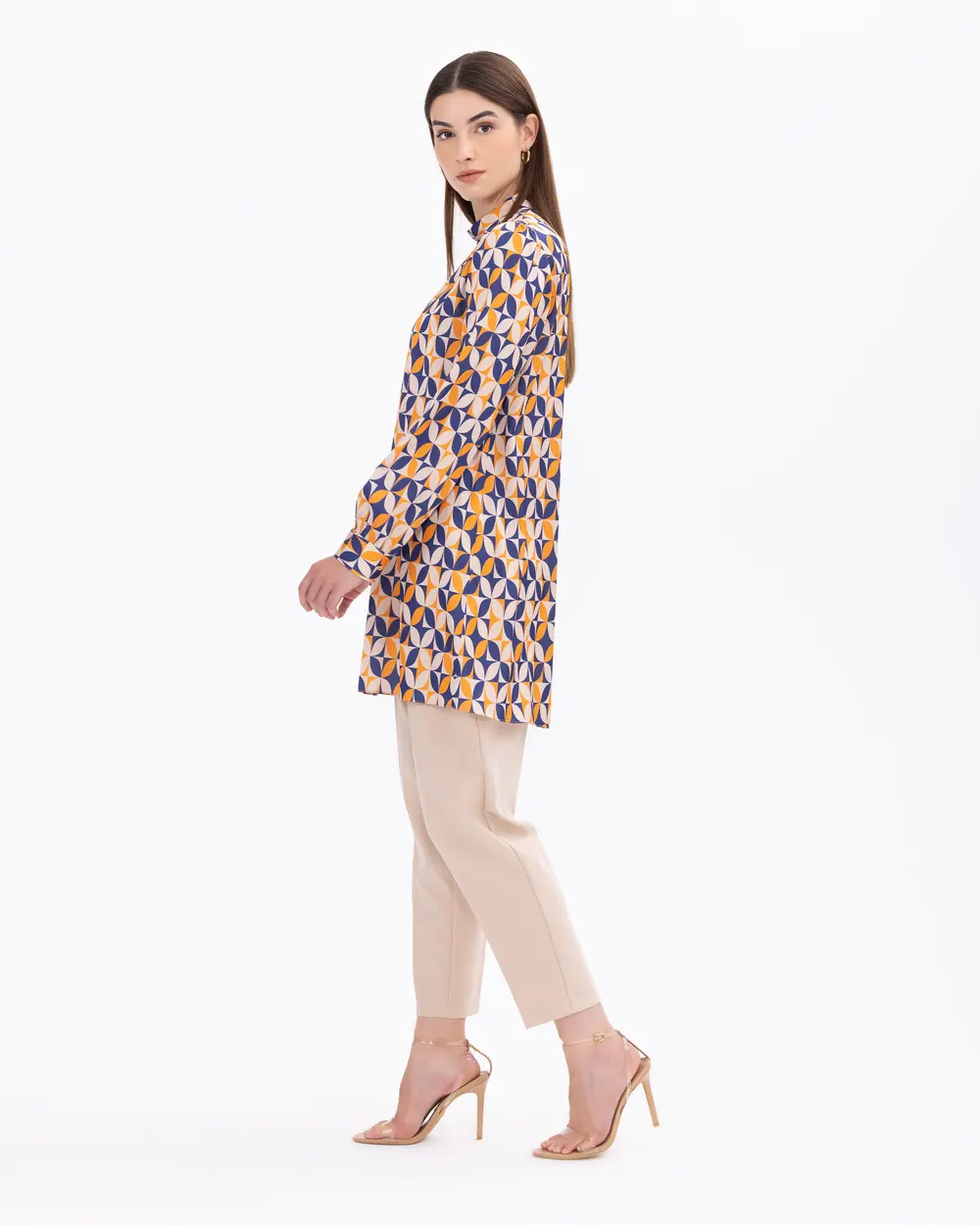 Desenli Dik Yakalı Uzun Kollu Tunik