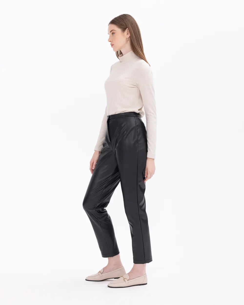 Half Turtleneck Waist-Length Basic Blouse