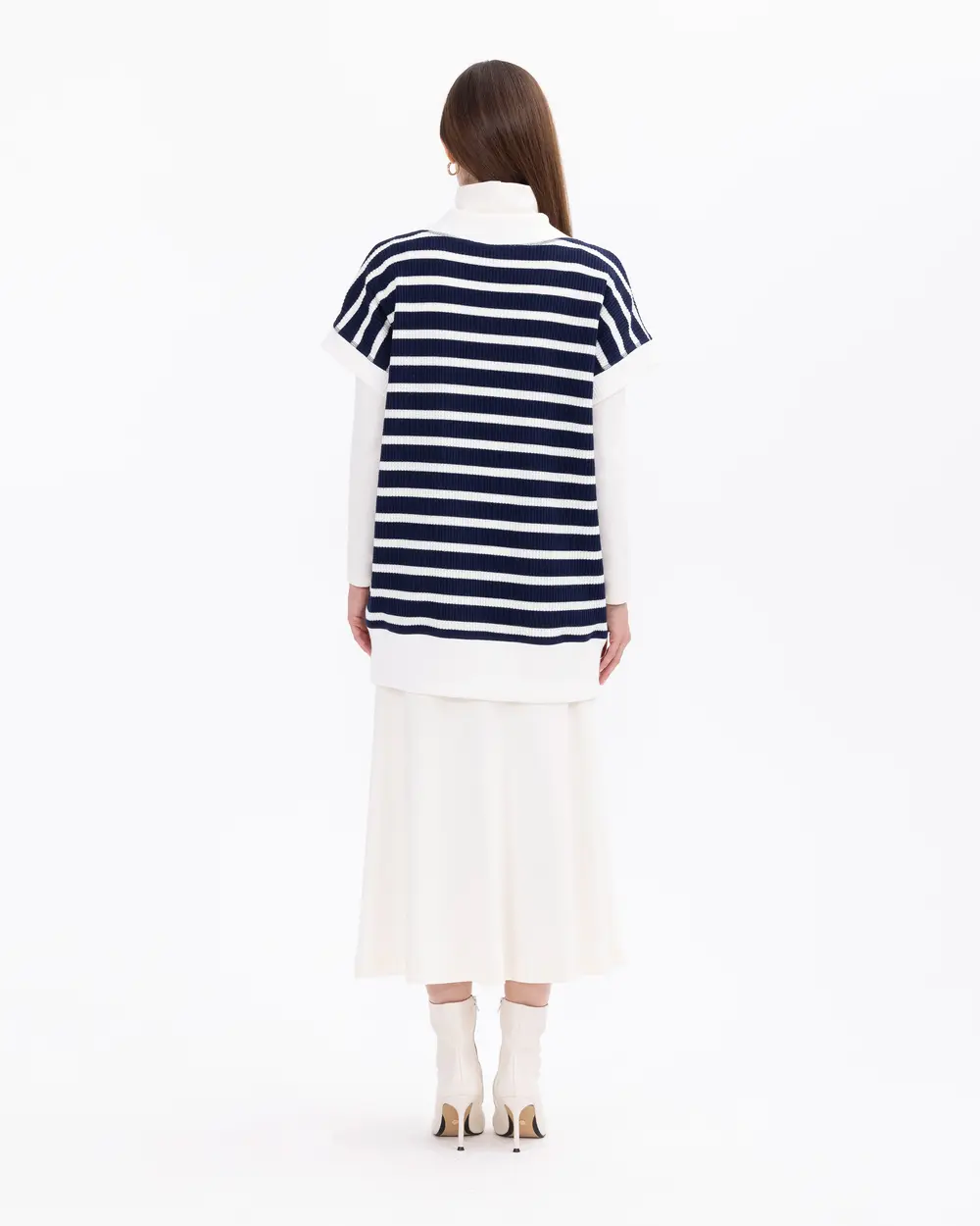 Cep Detaylı V Yakalı Çizgili Örme Süveter