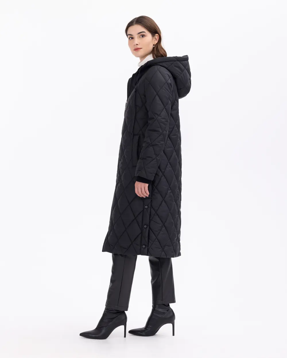 Yanları Düğmeli Kapüşonlu Şişme Kaban