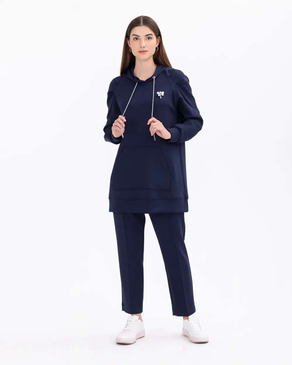 Kapüşon Yaka Aksesuarlı Sweatshirt