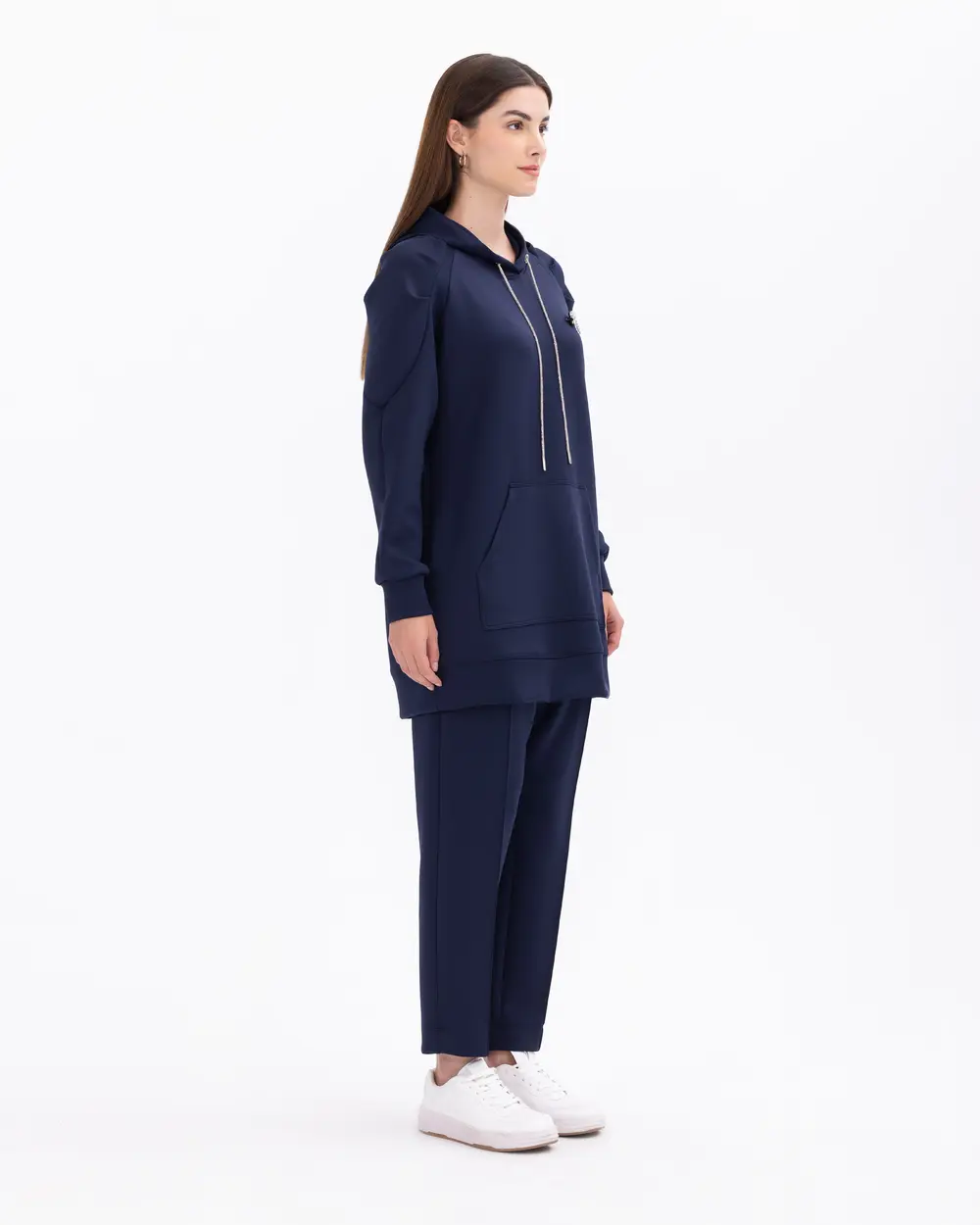 Kapüşon Yaka Aksesuarlı Sweatshirt