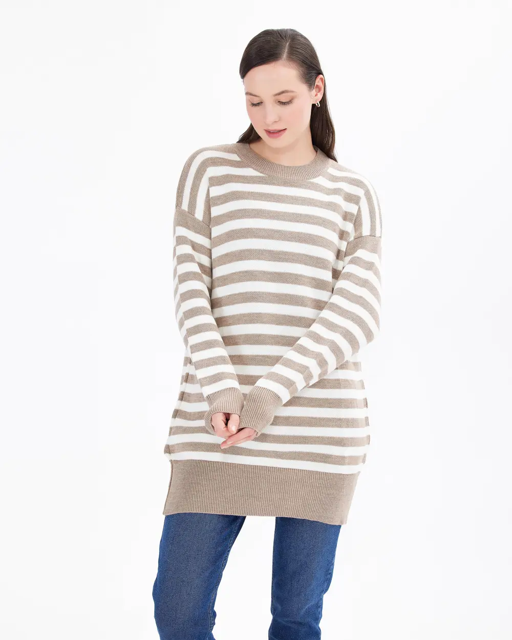 Çizgili Yuvarlak Yakalı Triko Kazak