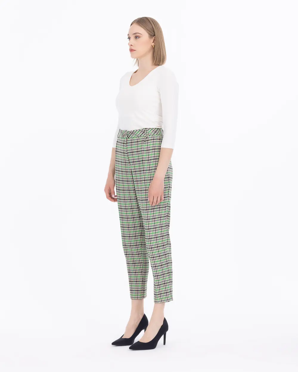 Crowbar Patterned Carrot Cut Trousers
