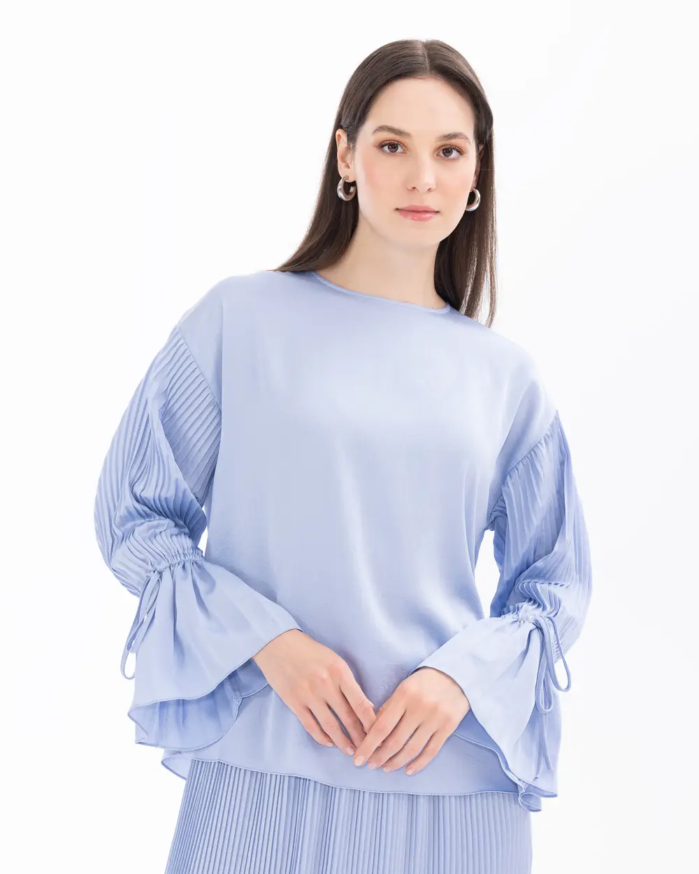 Pleated Low Sleeve Blouse