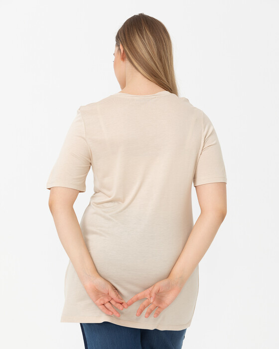 Büyük Beden V Yakalı Tişört