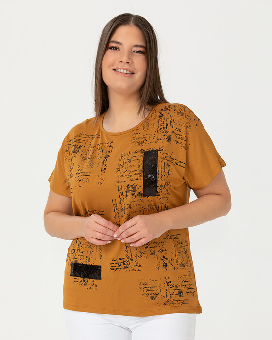 PLUS SIZE SHORT SLEEVE T-SHIRT WITH SEQUINES DETAIL