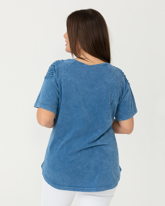 Büyük Beden V Yakalı Tişört