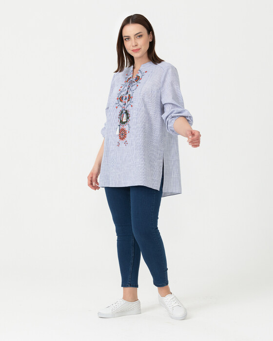 PLUS-SIZE EMBRODIERY DETAILED BLOUSE