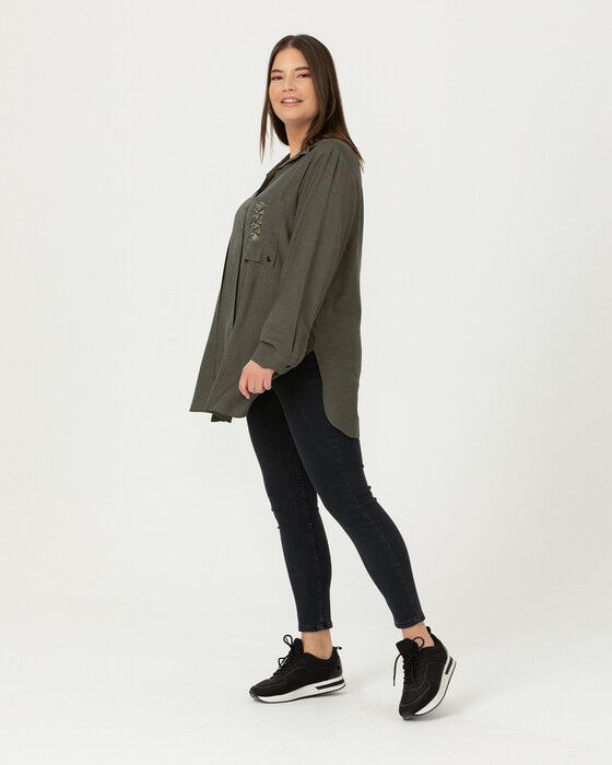 PLUS SIZE GEM DETAILED SHIRT