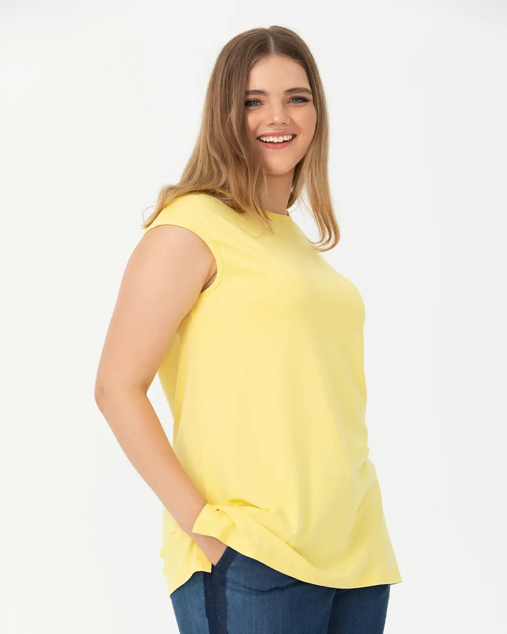  Plus Size Basic T-Shirt