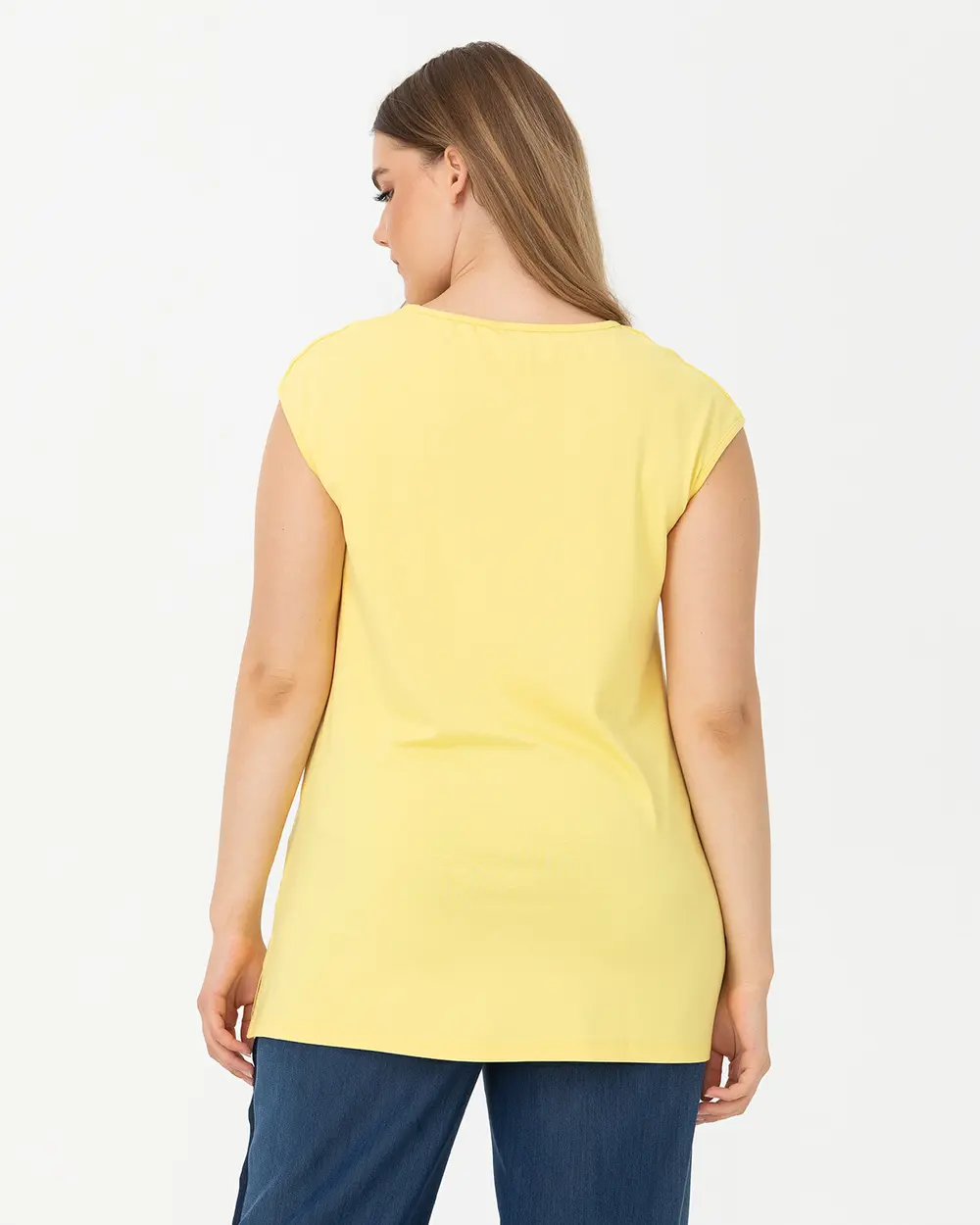  Plus Size Basic T-Shirt