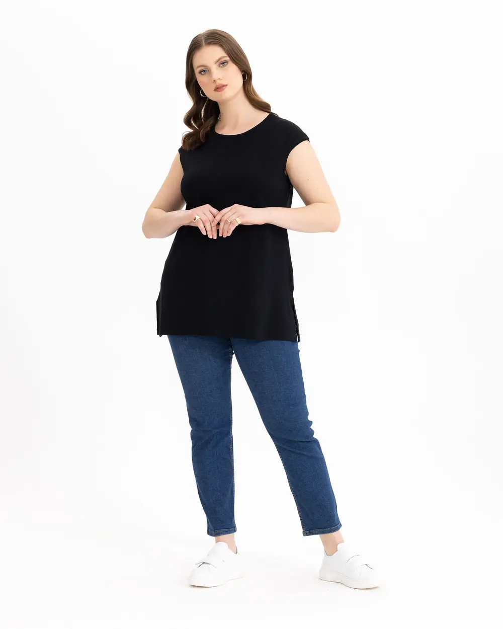  Plus Size Basic T-Shirt