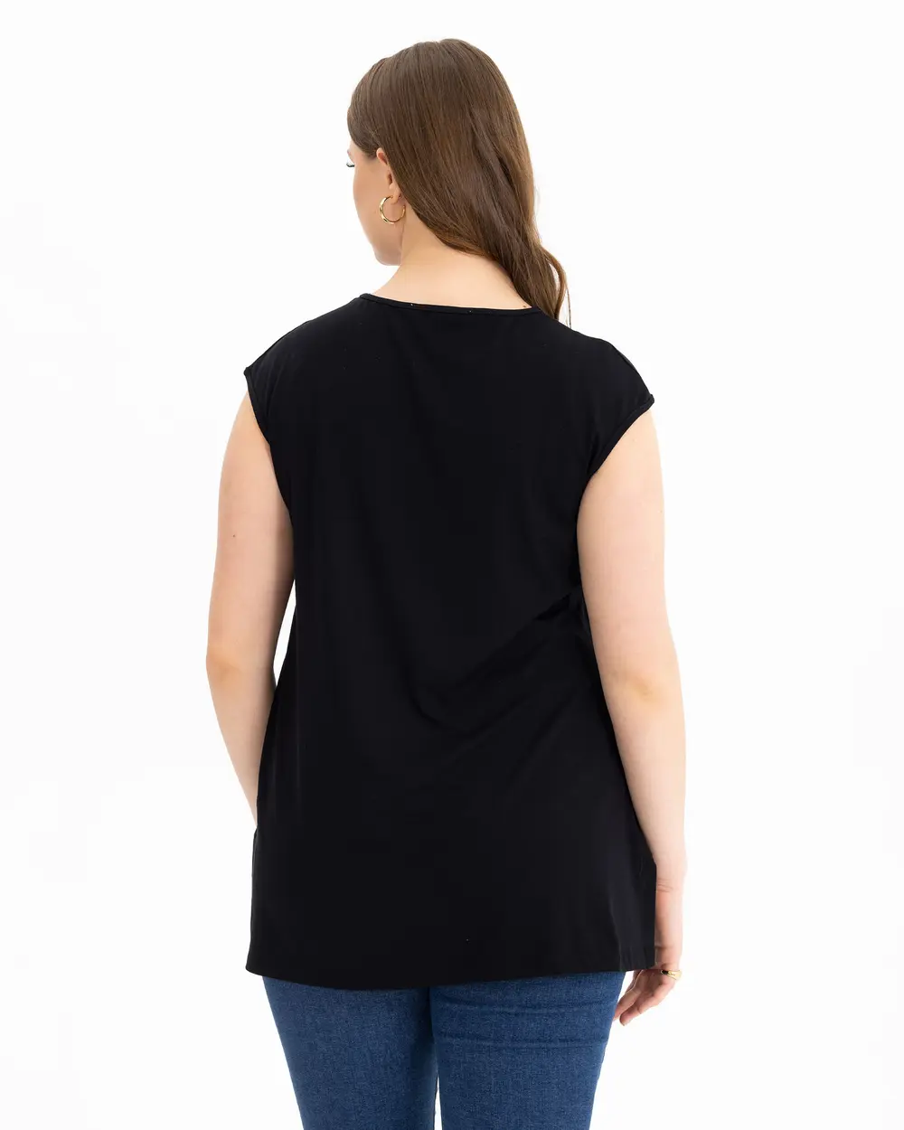  Plus Size Basic T-Shirt