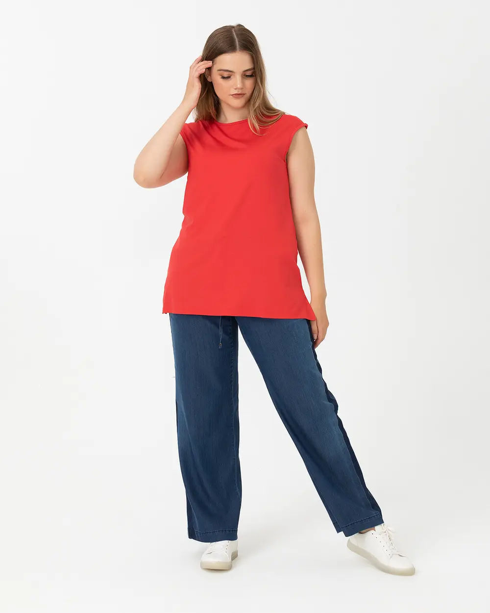  Plus Size Basic T-Shirt