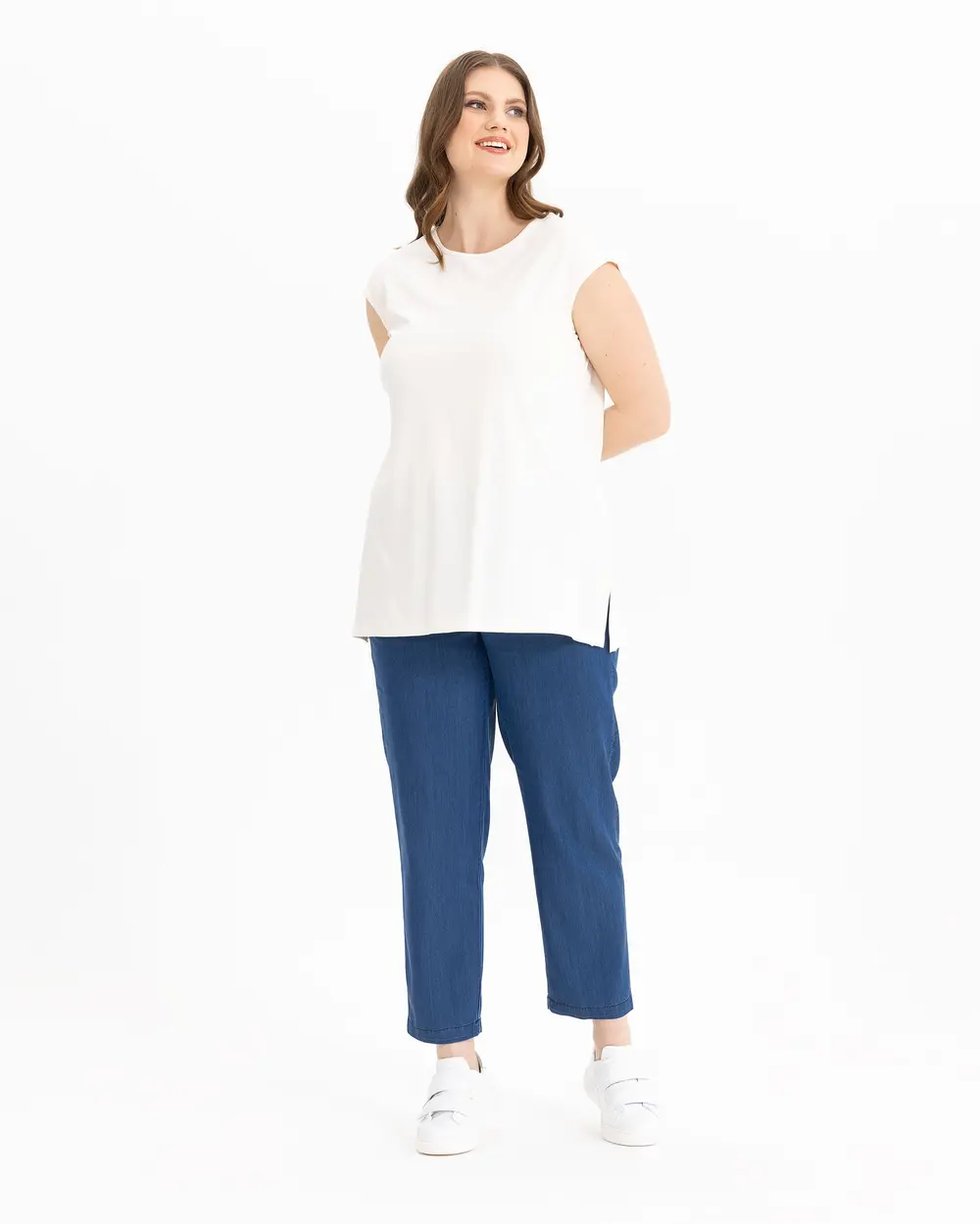  Plus Size Basic T-Shirt