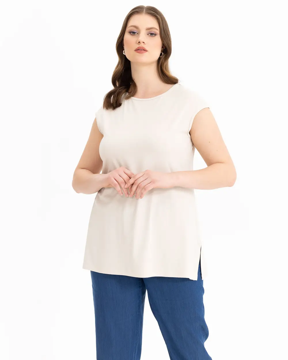  Plus Size Basic T-Shirt