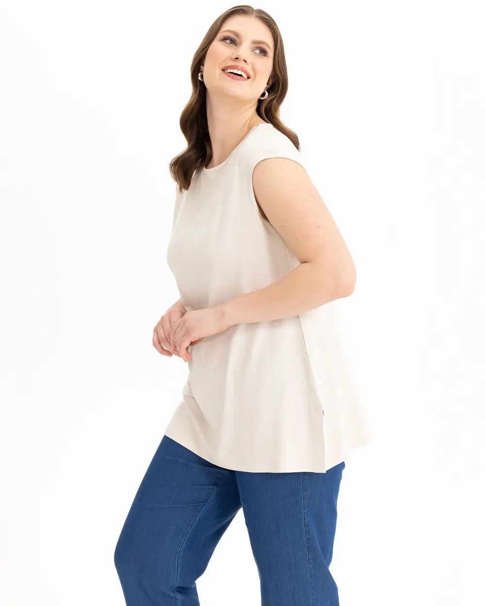  Plus Size Basic T-Shirt