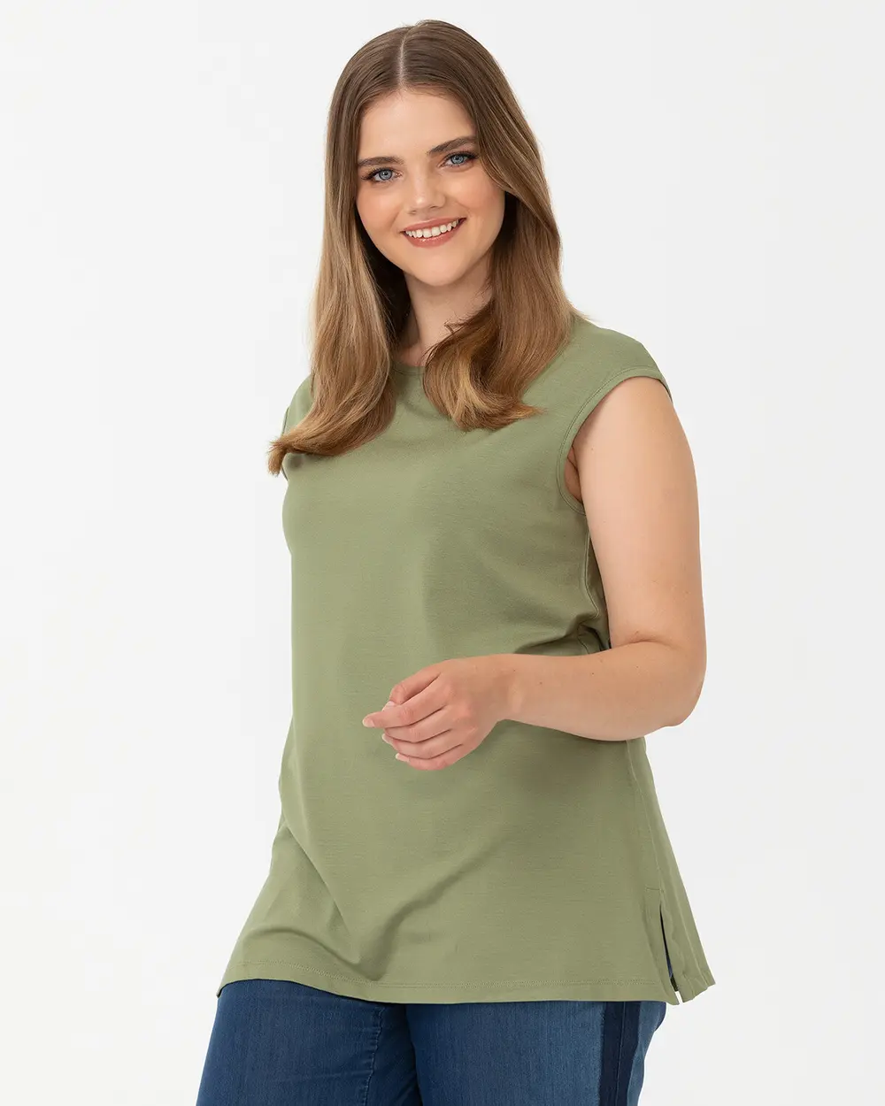  Plus Size Basic T-Shirt