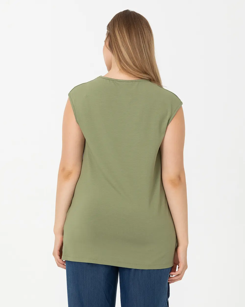  Plus Size Basic T-Shirt