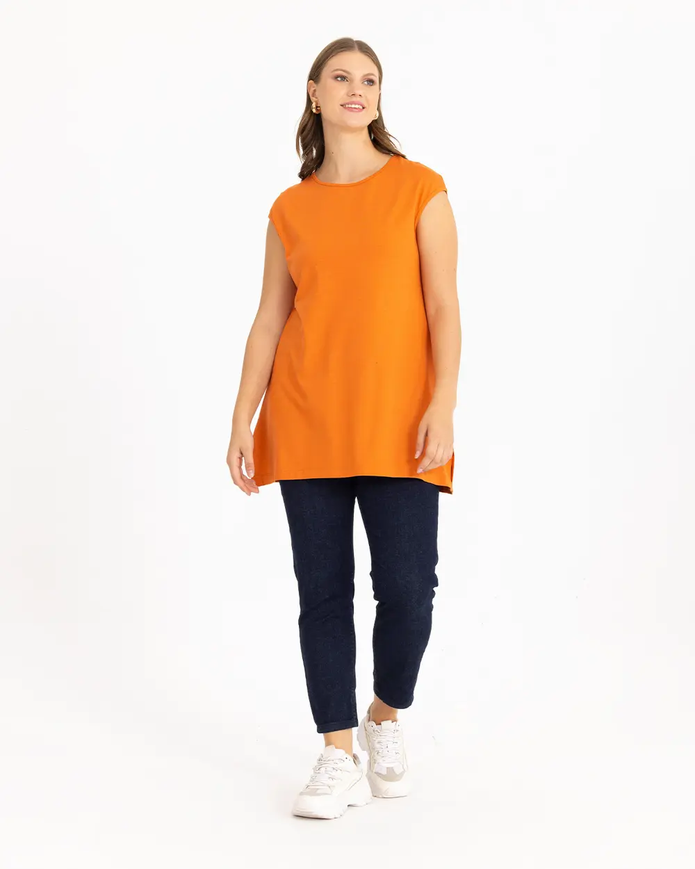  Plus Size Basic T-Shirt