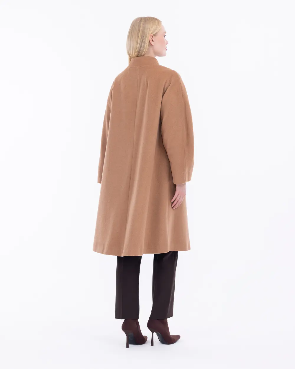 Büyük Beden Hakim Yaka Kaban