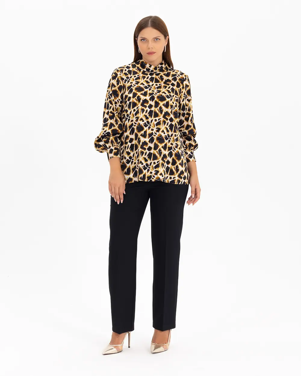 Plus Size Patterned Jacquard Blouse