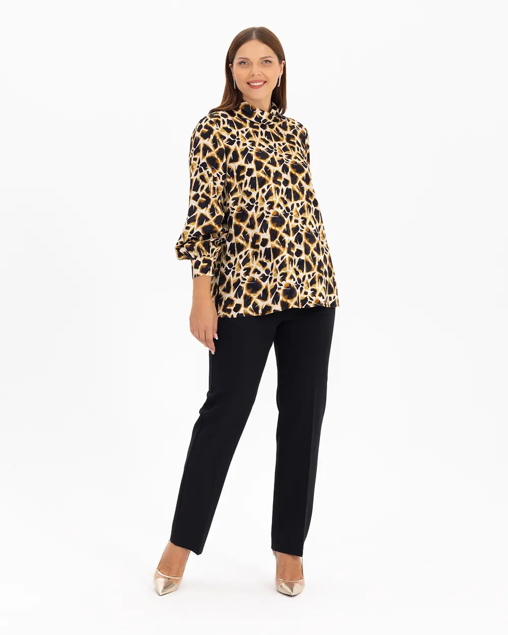 Plus Size Patterned Jacquard Blouse