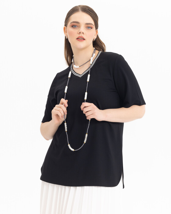 GALAXI PLUS SIZE V COLLAR T-SHIRT WITH RIBBON