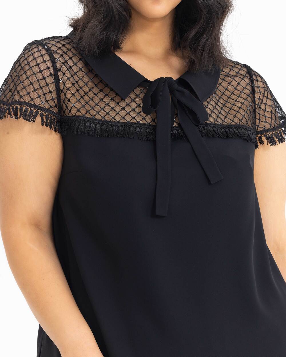 Büyük Beden Bağcık Detaylı Kısa Kollu Bluz