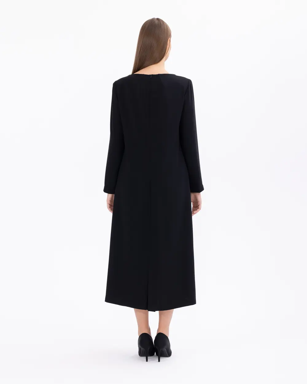 Büyük Beden Yakası Boncuk İşlemeli Uzun Kol Elbise