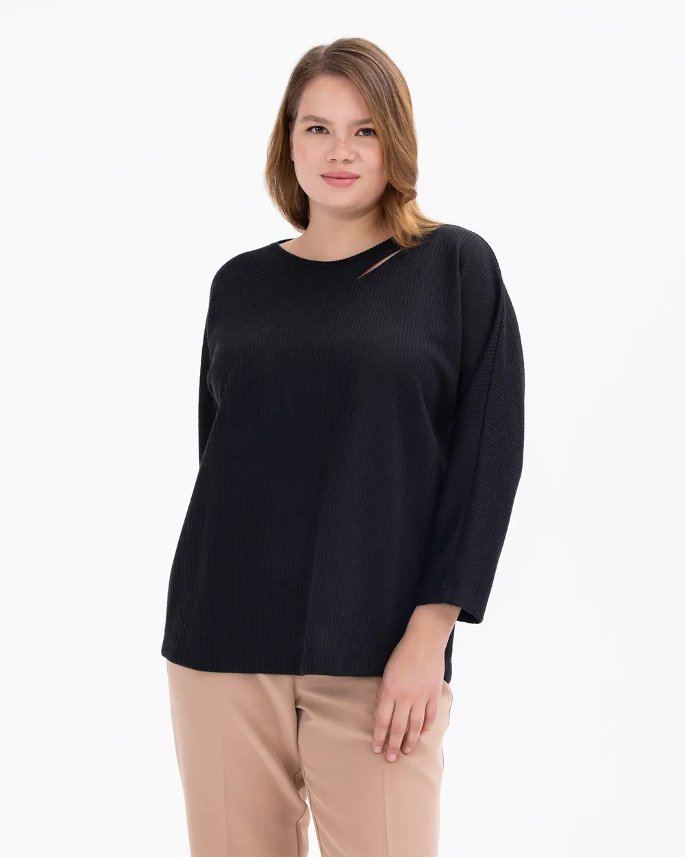 Büyük Beden Pencere Detaylı Rahat Kesim Bluz