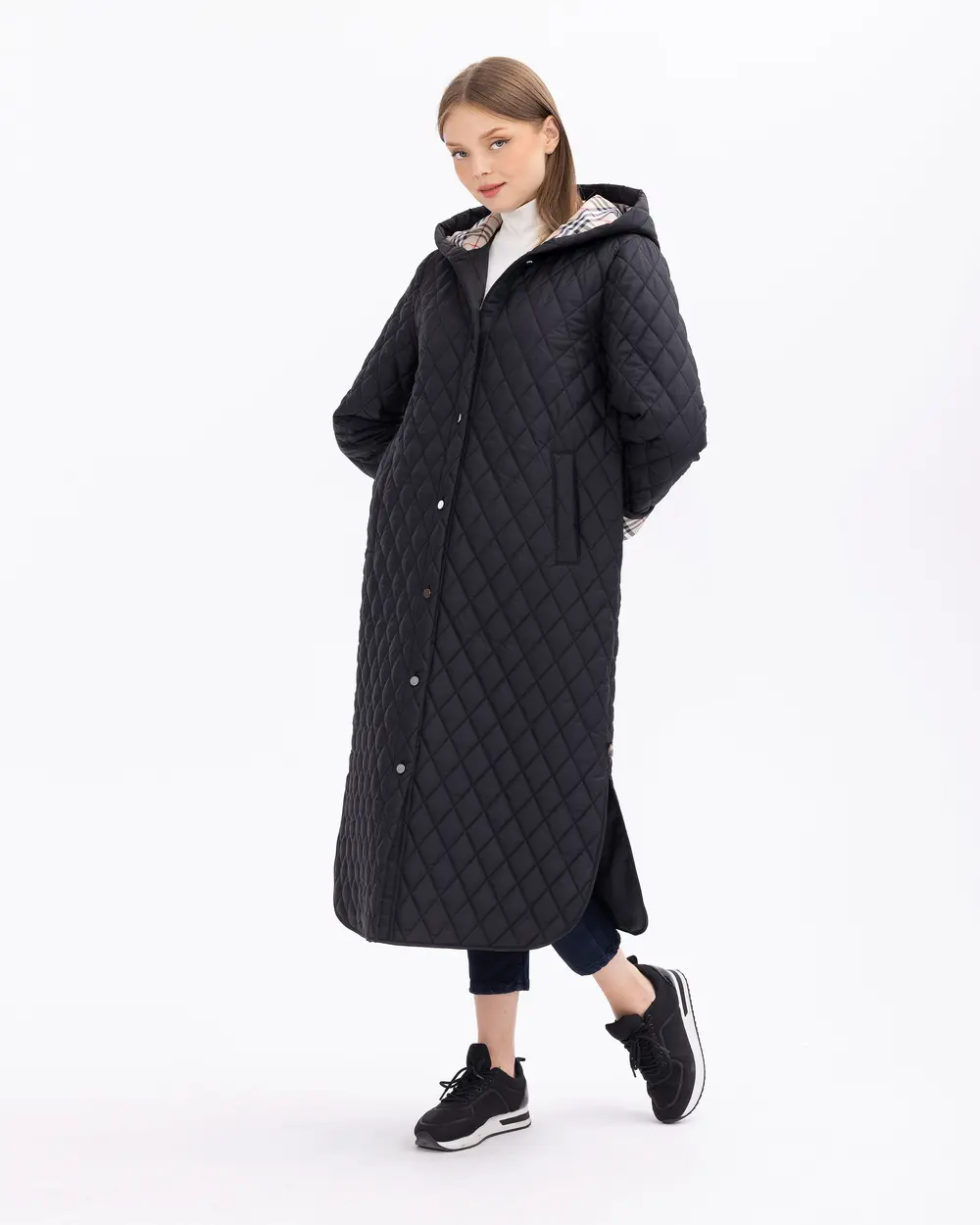 Büyük Beden Astarı Desenli Kapitone Kaban