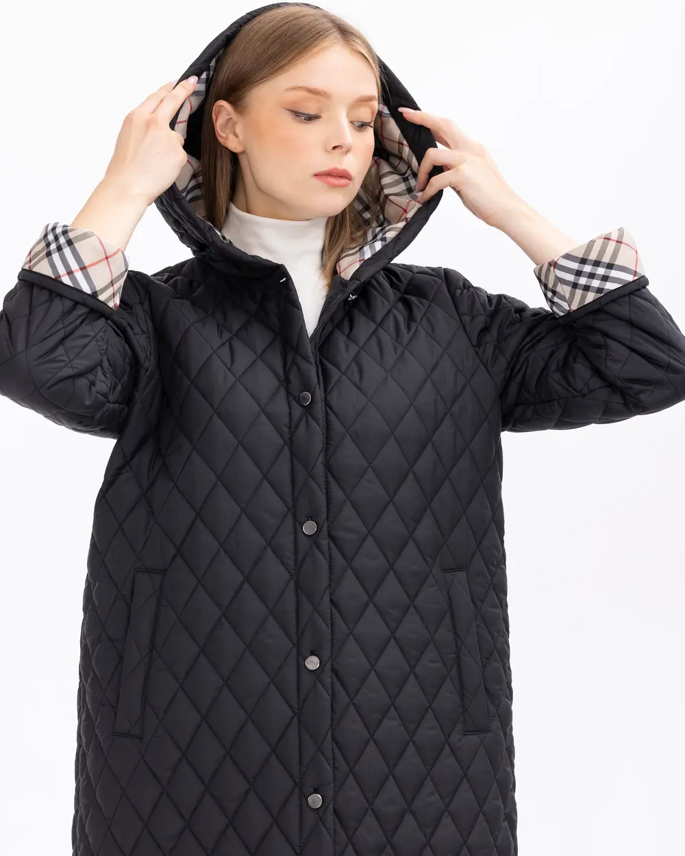 Büyük Beden Astarı Desenli Kapitone Kaban