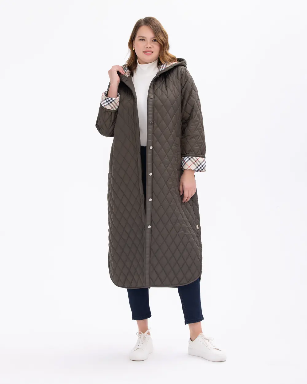 Büyük Beden Astarı Desenli Kapitone Kaban