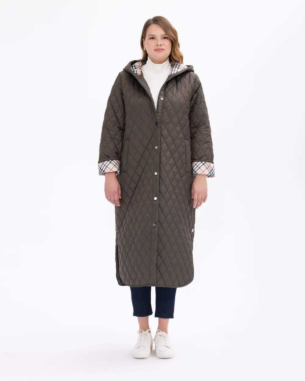 Büyük Beden Astarı Desenli Kapitone Kaban