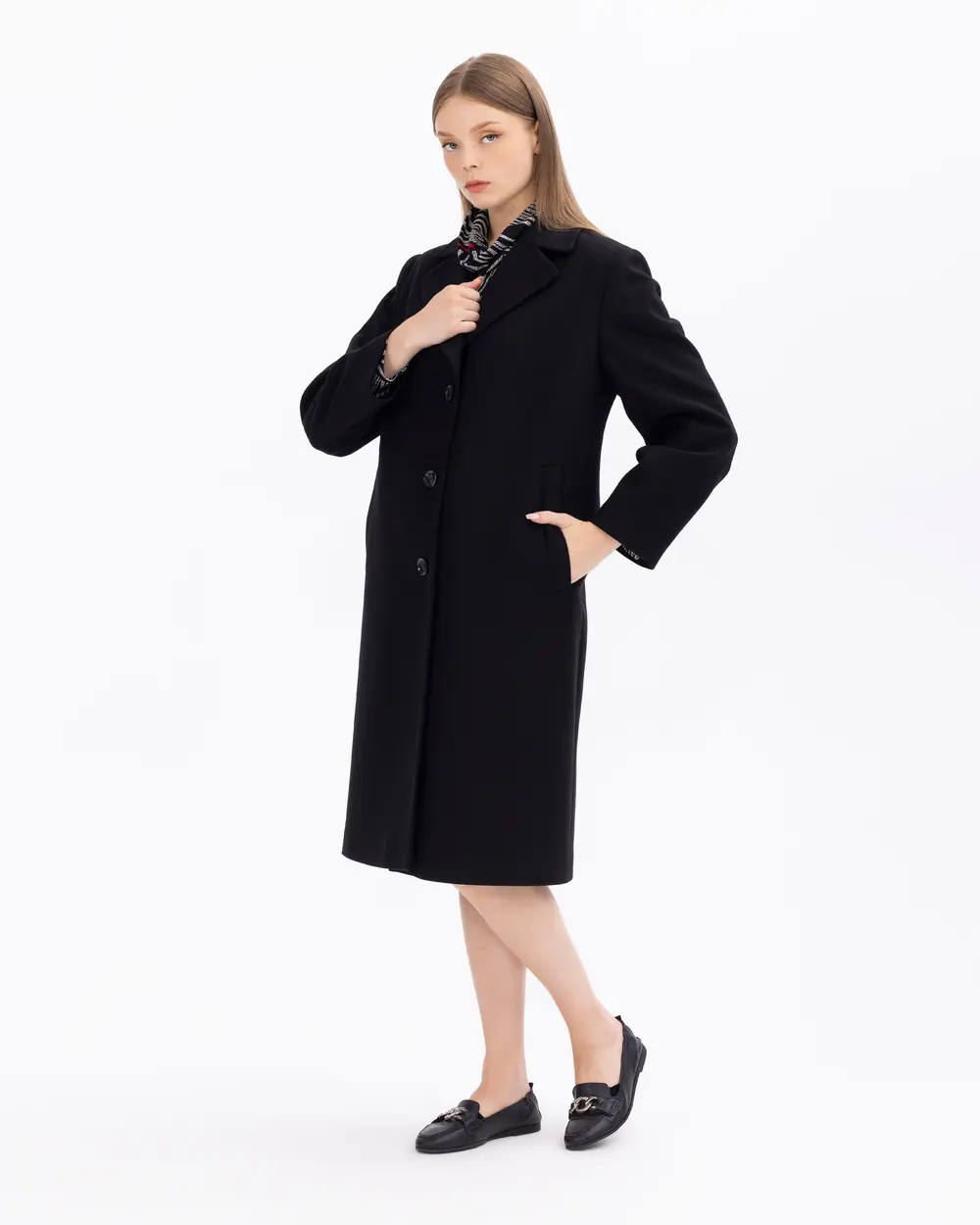 Plus Size Pocket Buttoned Lined Coat