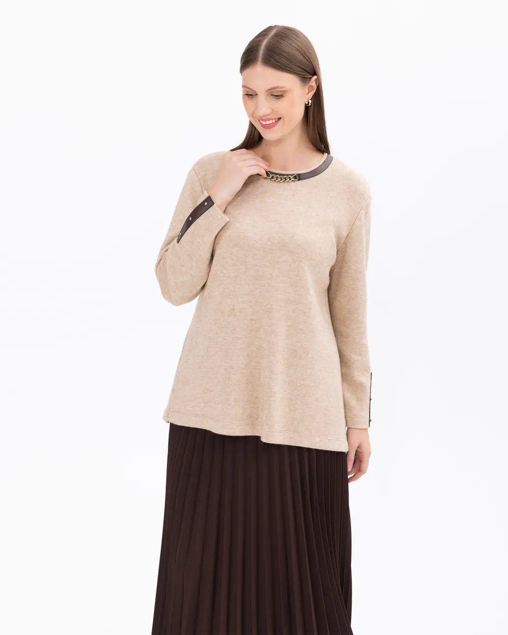 Büyük Beden Deri Detaylı Yuvarlak Yakalı Örme Bluz