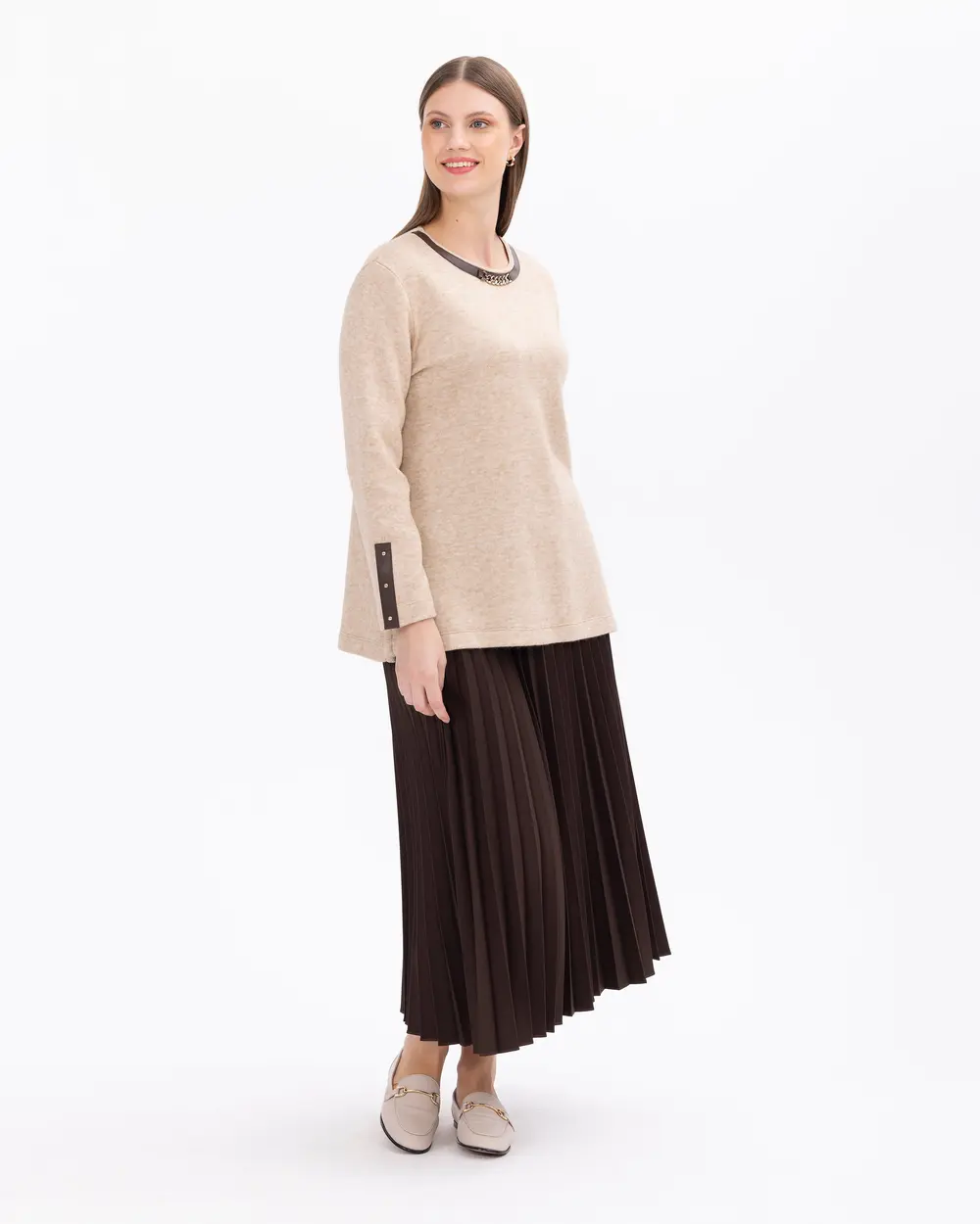 Büyük Beden Deri Detaylı Yuvarlak Yakalı Örme Bluz