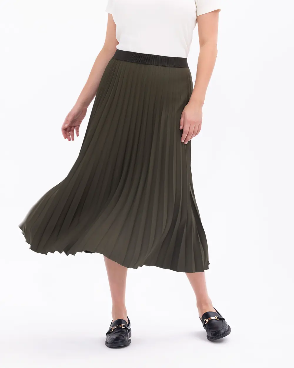 Plus Size Pleated Midi Skirt