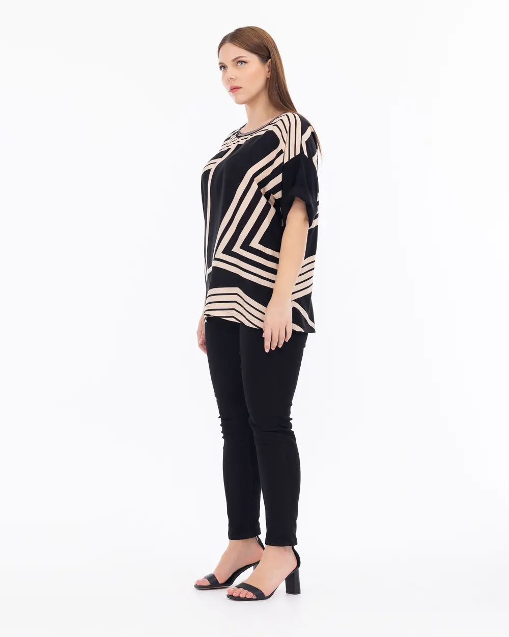 Büyük Beden Kısa Kollu Desenli Bluz