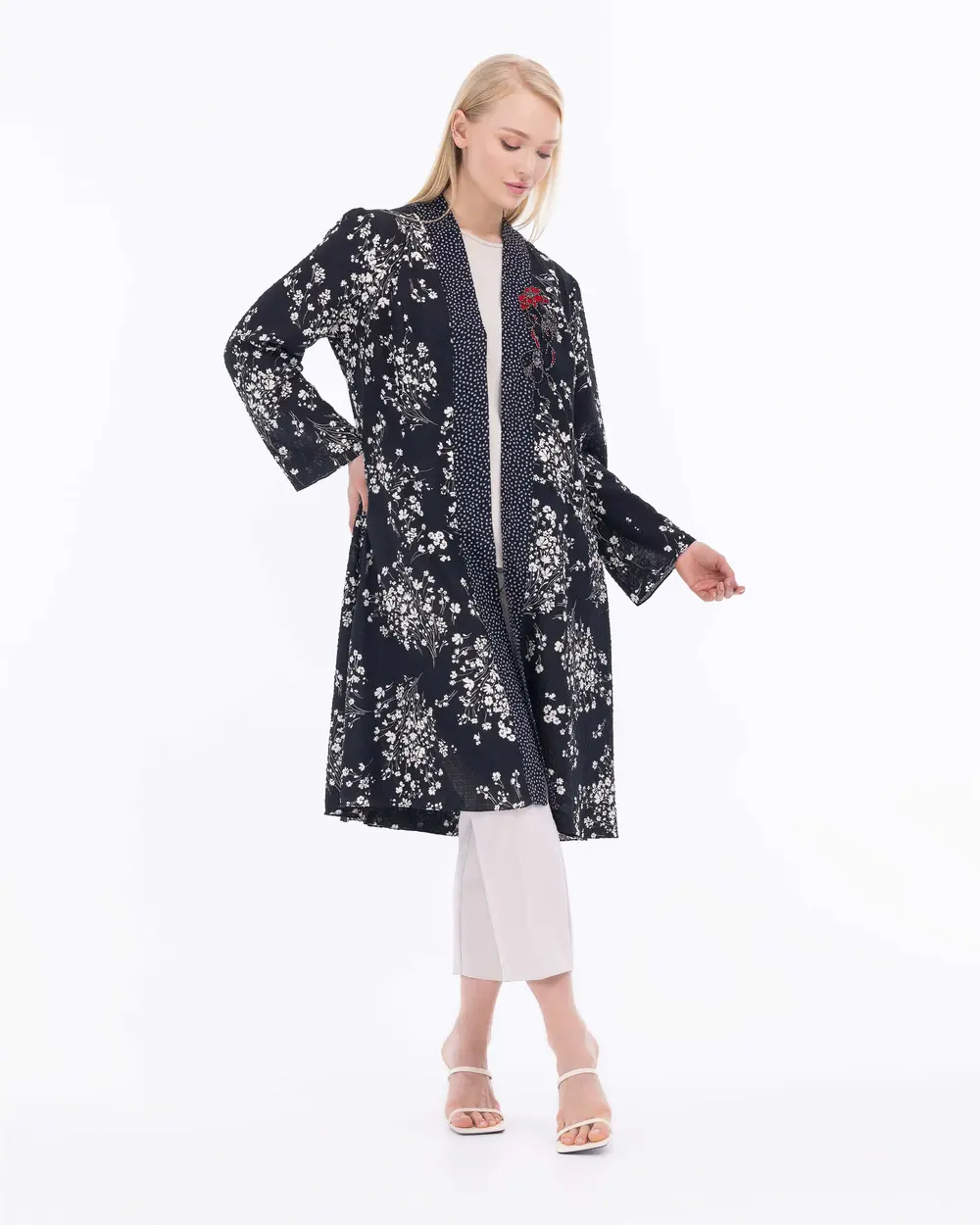 Plus Size Bead Embroidered Floral Pattern Jacket