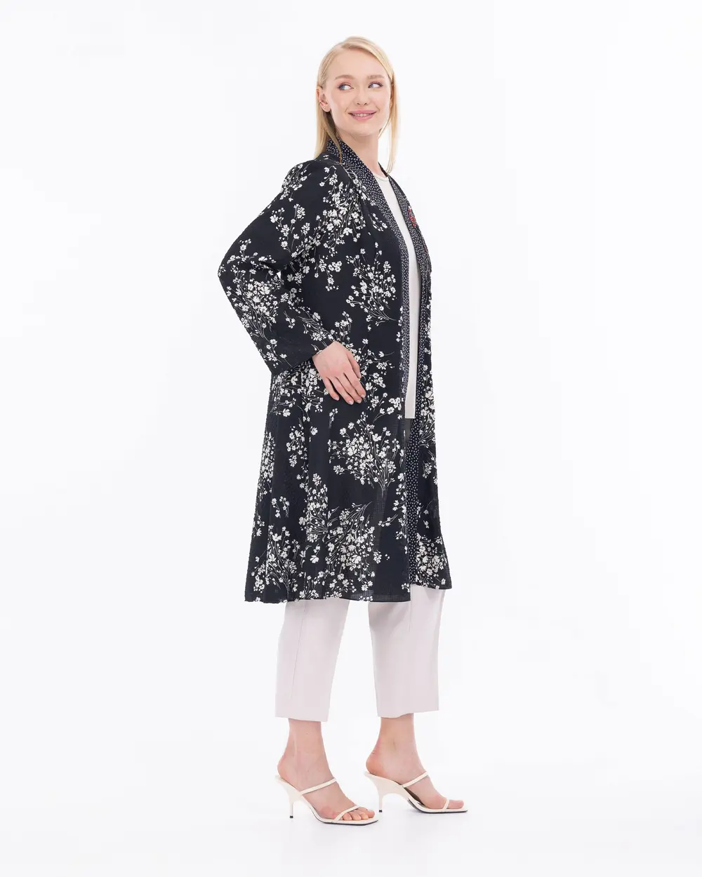 Plus Size Bead Embroidered Floral Pattern Jacket
