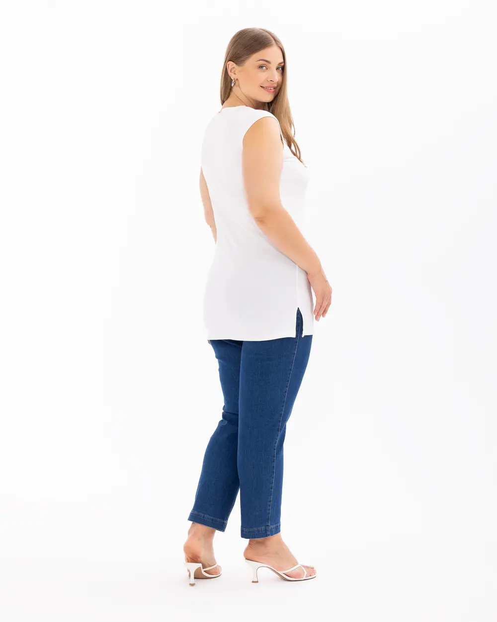 Plus Size Basic Sleeveless Blouse